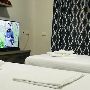 Proper House Iva Apartamento Tirana